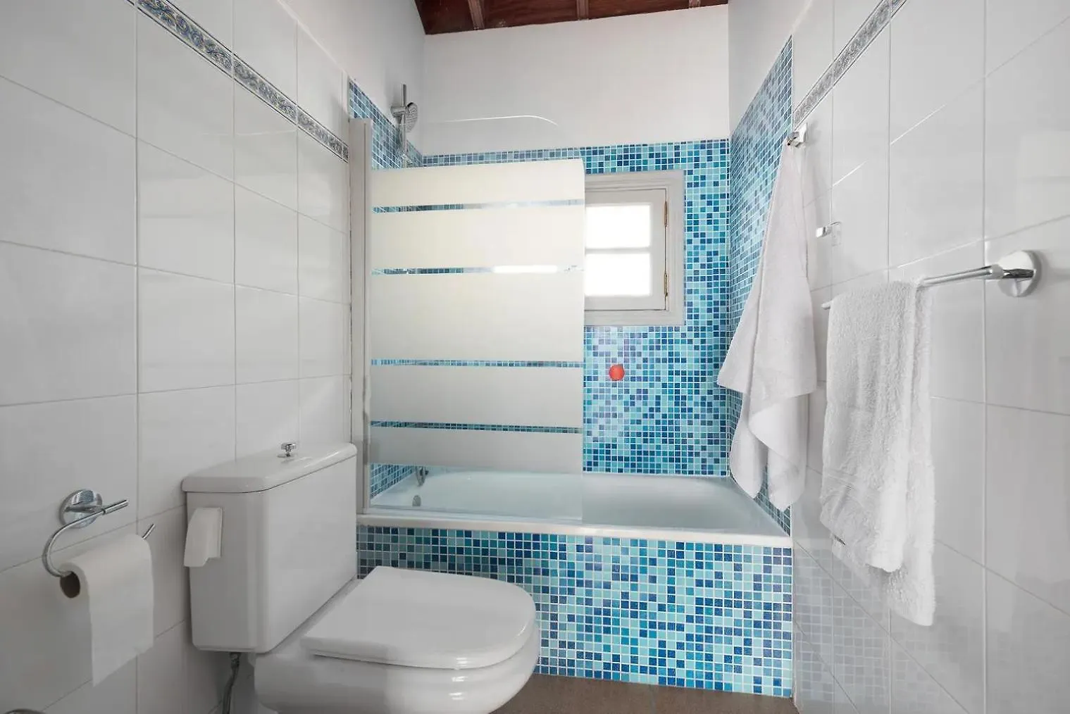 הוילה אדחה Casa La Relva - Terraza Y Jacuzzi בית נופש